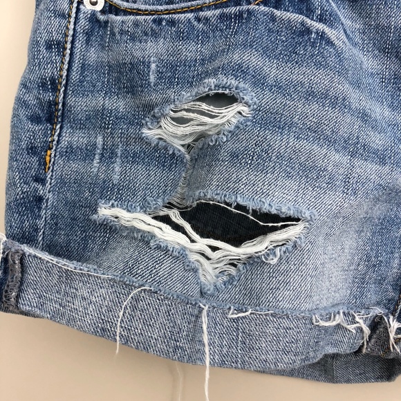 ❌SOLD❌American Eagle Distressed Denim Shorts - Picture 2 of 7
